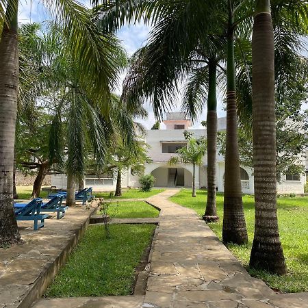 Royal Palms Apartment A4 Mombasa Extérieur photo
