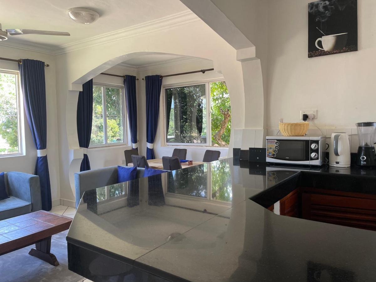 Royal Palms Apartment A4 Mombasa Extérieur photo